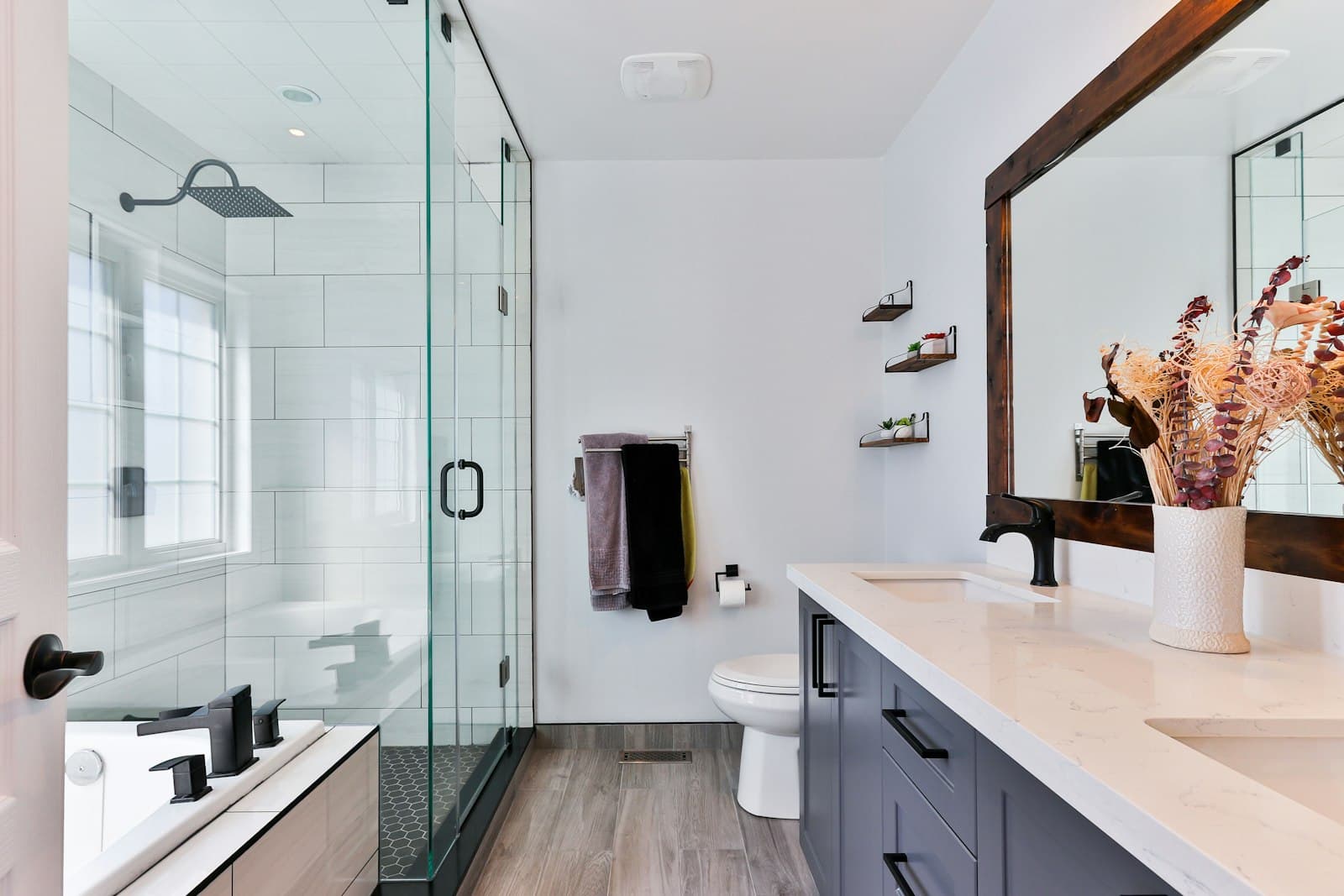 Yenilenmiş modern banyo